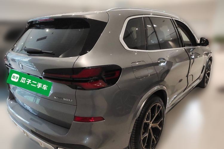 Used BMW X5 2023 xDrive 30Li Luxury M Sport Package
