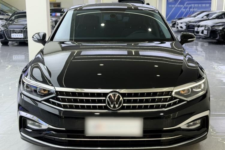 Used Volkswagen Magotan 2023 2 Million Units Limited-Edition 280TSI DSG Comfort Version Exterior 1