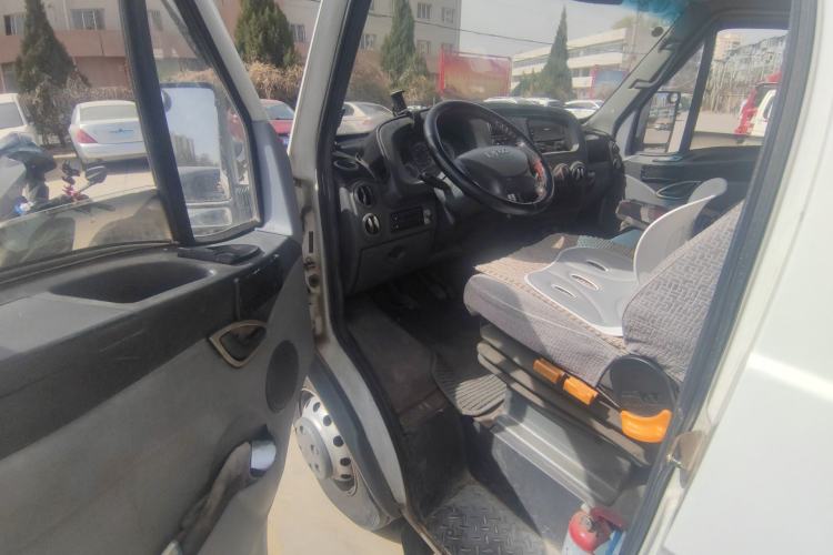 Used Iveco Power Daily 2013 3.0T-A37 Dual-Purpose Low-Roof F1C Van
