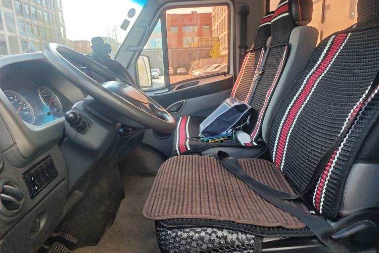 Used Iveco Power Daily 2017 2.5T Classic A32 Mid-Roof 6-7 Seater Bus 47Z5
