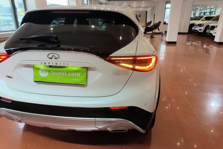 Used Infiniti QX30 2017 2.0T Four-Wheel Drive Fashion Edition
