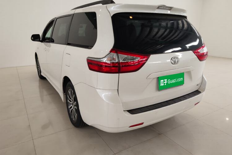Used Toyota SIENNA 