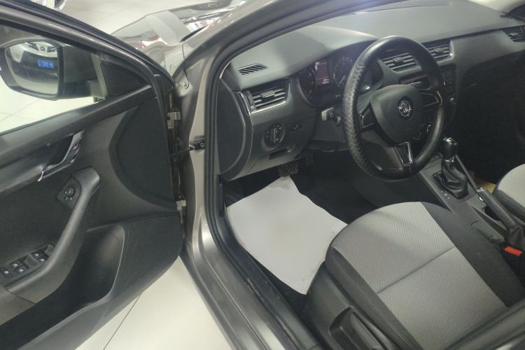 Used Skoda Octavia 2017 Classic Model 1.6L Automatic Comfort Edition Driver Seat