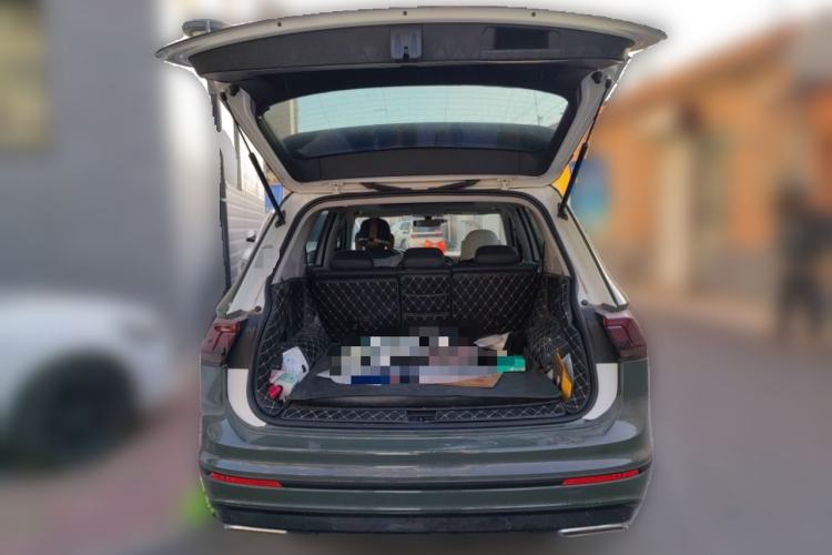 Used Volkswagen Tiguan L 2018 330TSI Automatic Two-Wheel Drive Luxury Edition Trunk