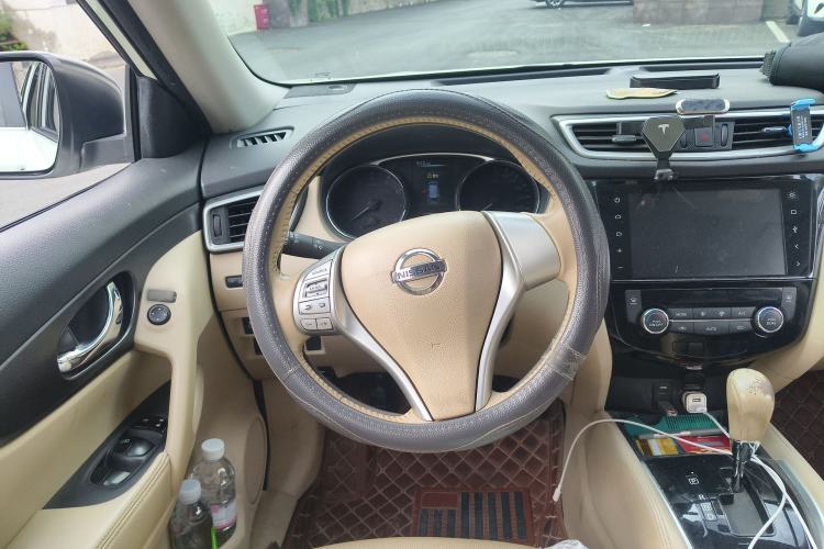 Used Nissan X-Trail 2014 2.0L CVT Comfort Edition 2WD Steering Wheel