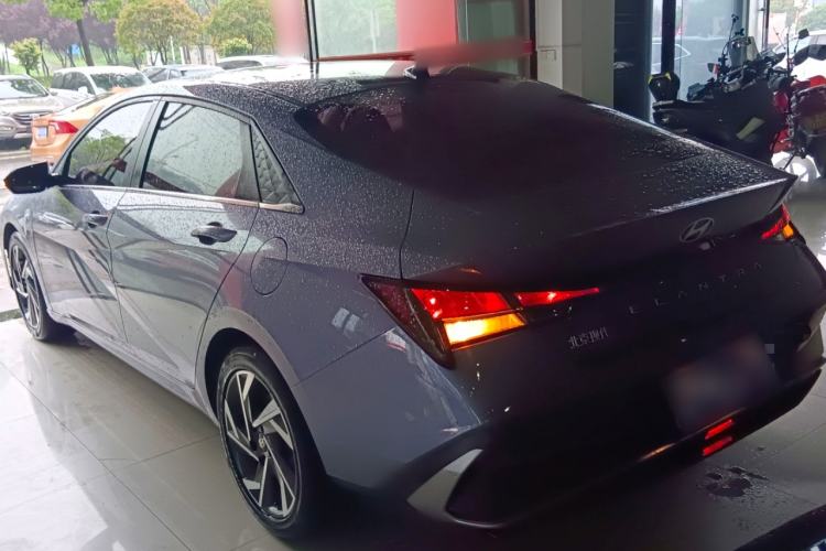 Used Hyundai Elantra 2023 1.5L CVT GLX Elite Edition Rear Left 45 Deg