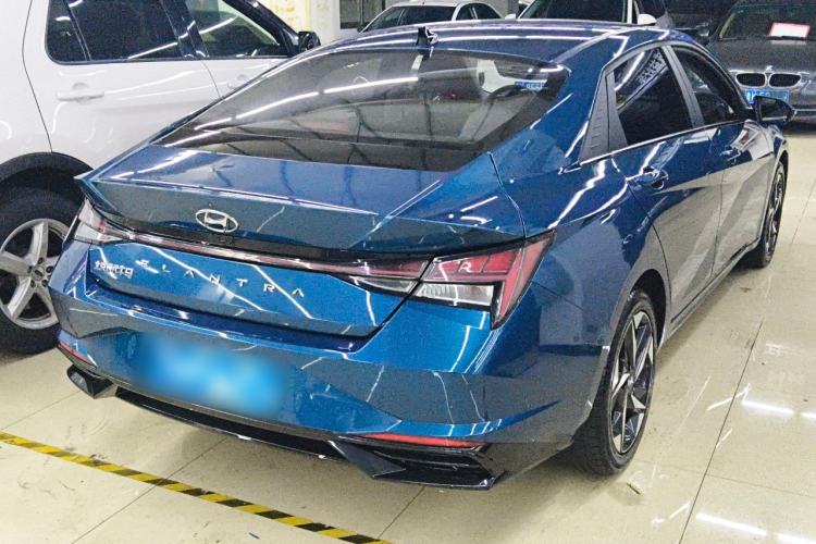 Used Hyundai Elantra 2021 1.5L CVT LUX Prestige Edition Rear Right 45 Deg