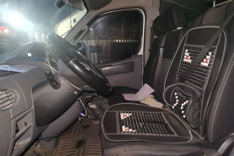 Used SAIC MAXUS Xintu V80 2021 2.0T Manual Classic Aoyuntong Long Wheelbase Mid-Roof 6/7/8/9-Seater Left Front Seat