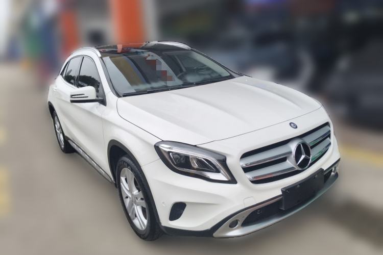 Used Mercedes-Benz GLA 2016 GLA 200 Sport Edition Front Right 45 Deg