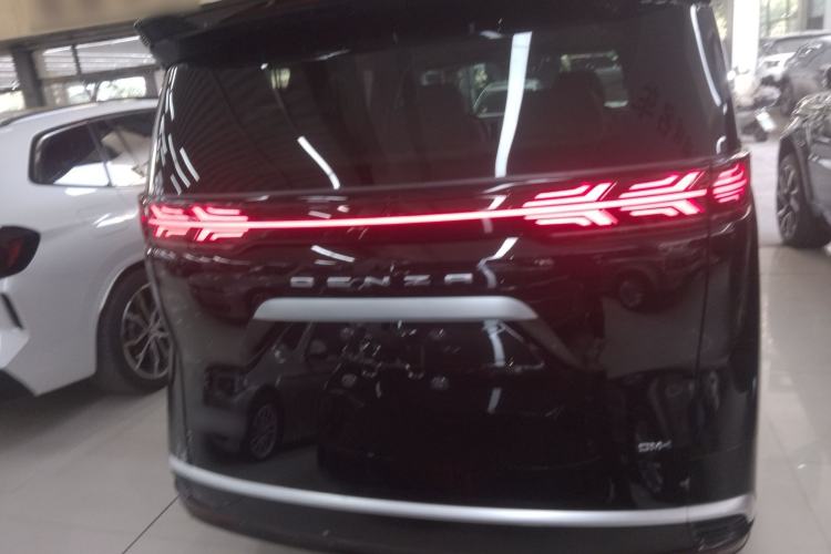 Used Denza D9 2023 DM-i 945 Business Edition
