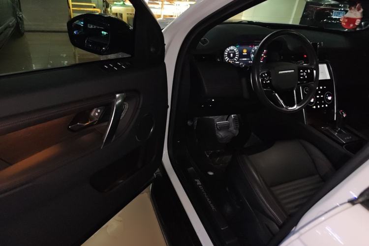 Used Land Rover Discovery Sport 2022 Revised Version 249 PS R-Dynamic S Performance Edition 5 Seats Interior 3