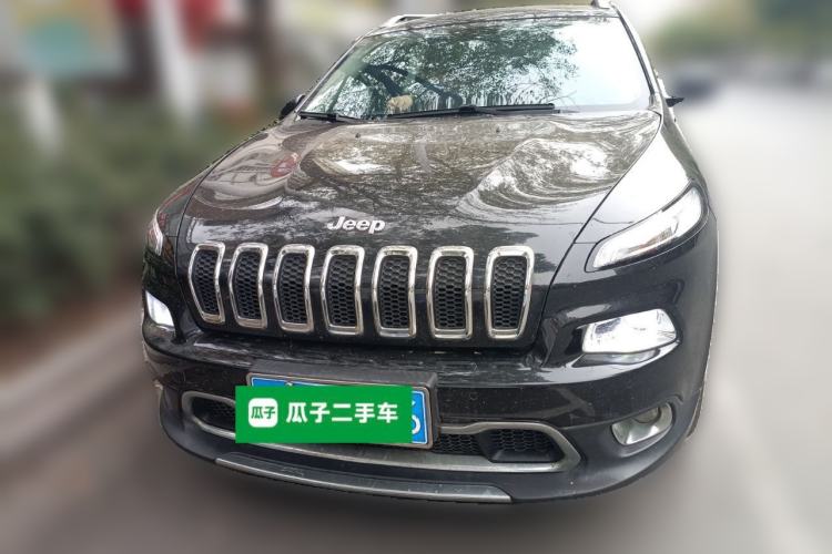 Used Jeep Cherokee 2016 2.0L Superior Edition
