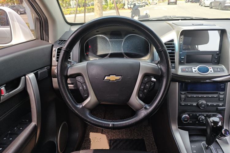 Used Chevrolet Captiva 2015 2.4L 4x4 Flagship Edition 7-Seater