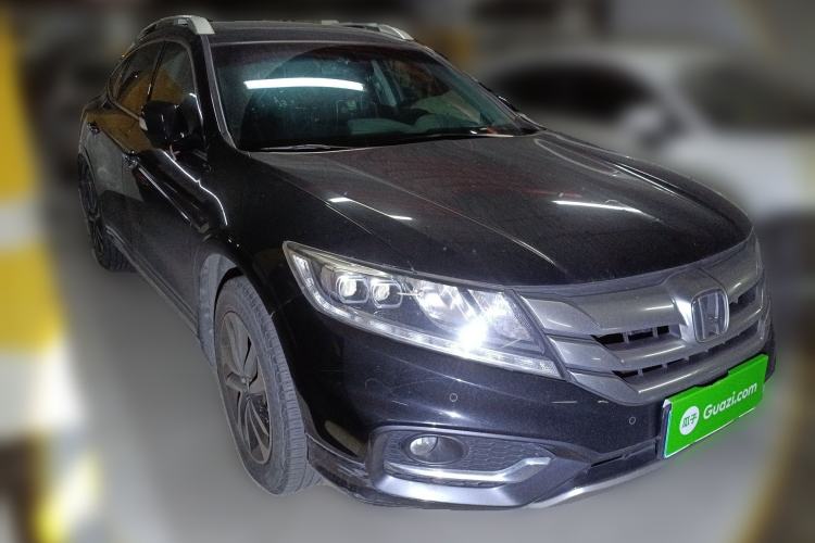 Used Honda Crosstour 2016 2.4L Luxury Edition Front Right 45 Deg