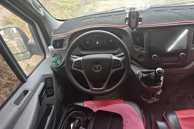Used Foton Toano 2023 Joy Elephant Multi-Function 2.0T Manual Long-Wheelbase Mid-Roof Model with Single Rear Tire Available in 5/6/7/9-Seater Configurations Steering Wheel