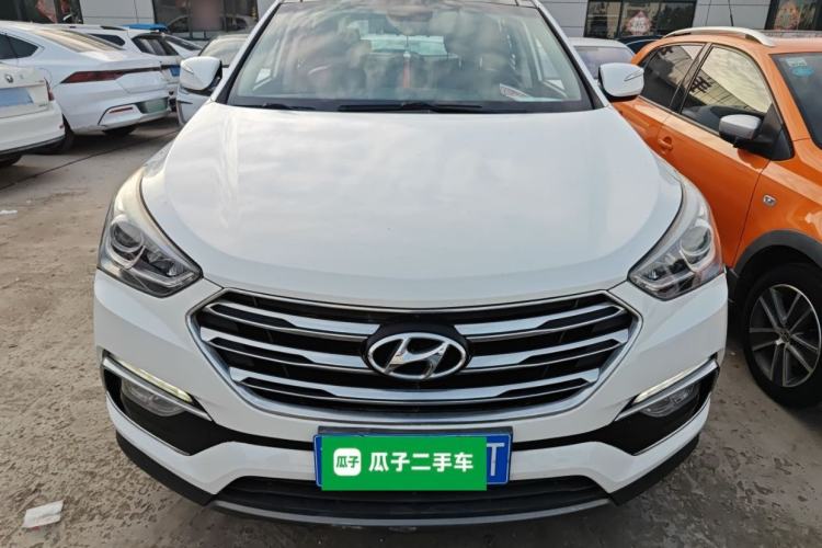 Used Hyundai Santa Fe 2017 2.4L Automatic Two-Wheel Drive Smart Version 5 Seats
