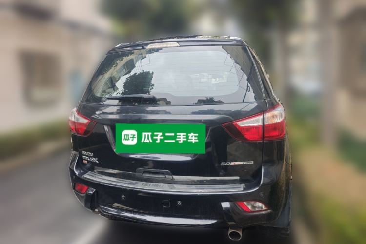 Used Isuzu mu-X 2017 3.0T Four-Wheel Drive Automatic Luxury 7-Seater China V Emission Standard