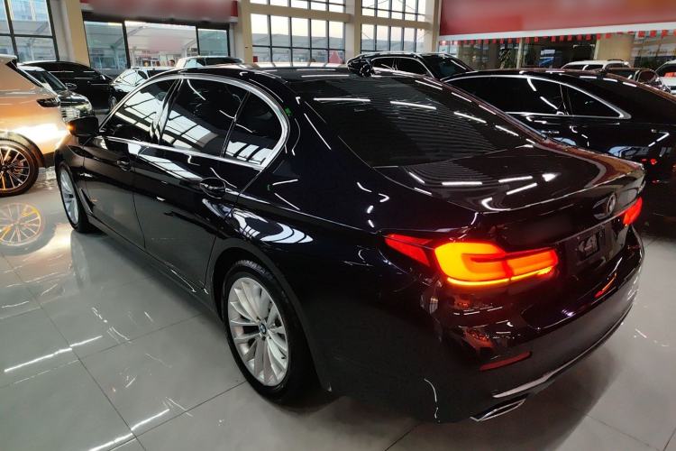 Used BMW 5 Series 2021 525Li Luxury Package Rear Left 45 Deg