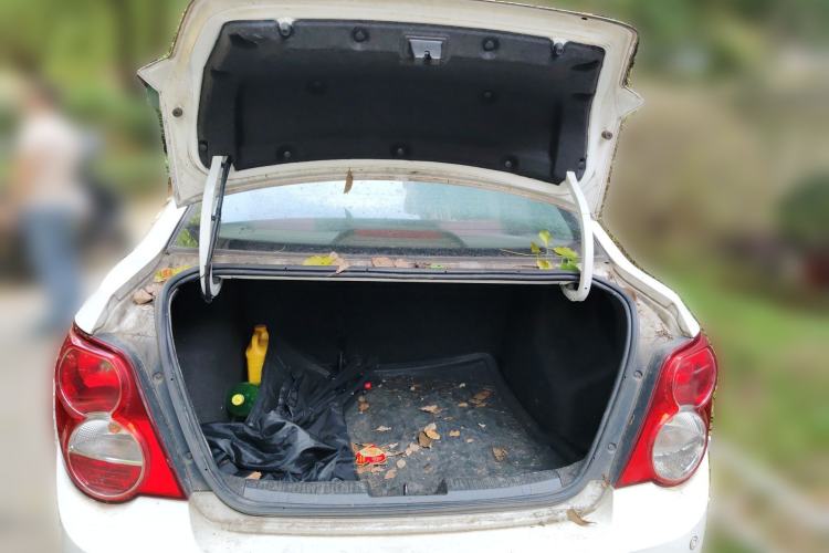 Used Chevrolet Aveo Sonic 2011 Sedan 1.4L MT SL