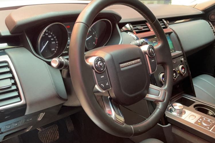 Used Land Rover Discovery 2018 3.0 SC V6 SE
