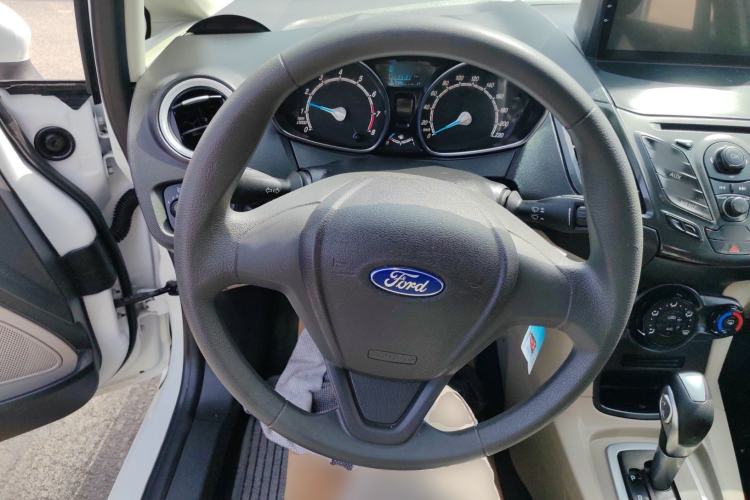 Used Ford Fiesta 2013 Sedan 1.5L Automatic Fashion Edition Steering Wheel