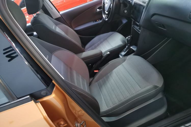 Used Volkswagen Polo 2016 1.6L Cross Polo Automatic Right Front Seat