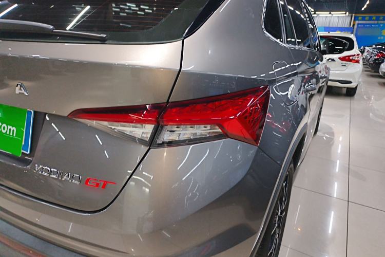 Used Skoda Kodiaq GT 2019 TSI330 Two-Wheel-Drive Luxury Edition China VI Standard Right Rear Taillight