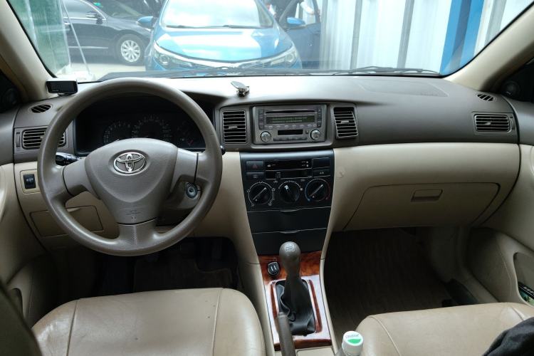 Used Toyota Corolla EX 2011 1.6L Manual Classic Edition Center Console