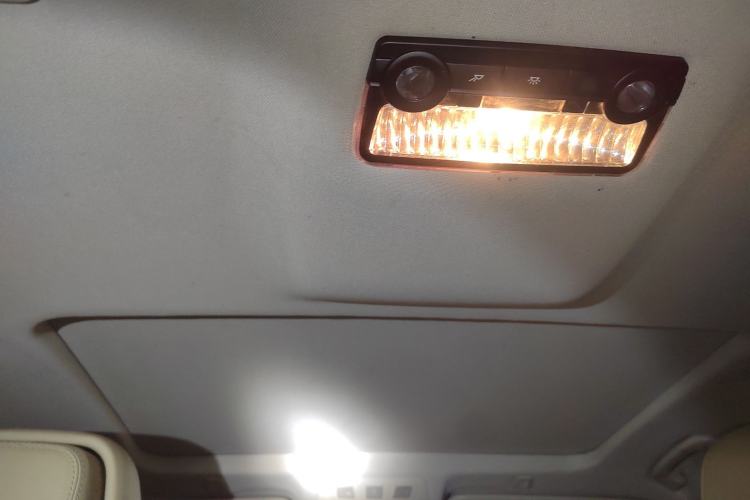 Used BMW 5 Series 2013 530Li Leading Model
