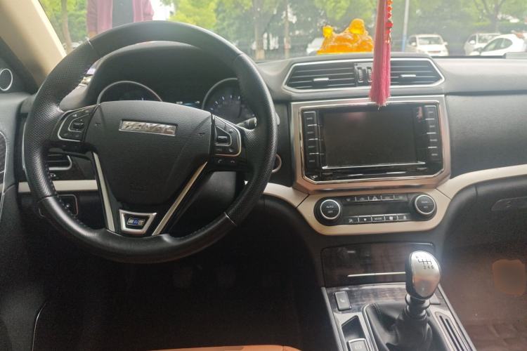 Used Haval H6 Coupe 2015 Blue-Label 2.0T Manual Two-Wheel Drive Prestige Model Center Console