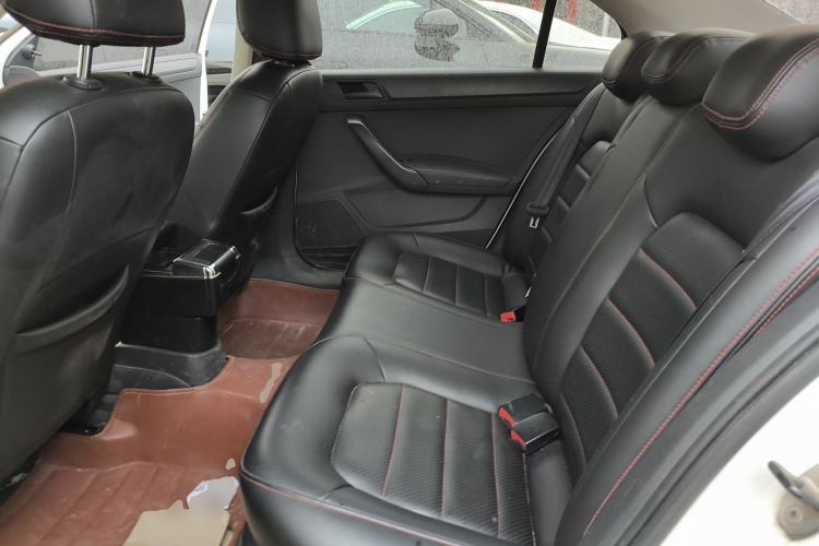 Used Volkswagen Santana 2013 1.6L Manual Fashion Edition