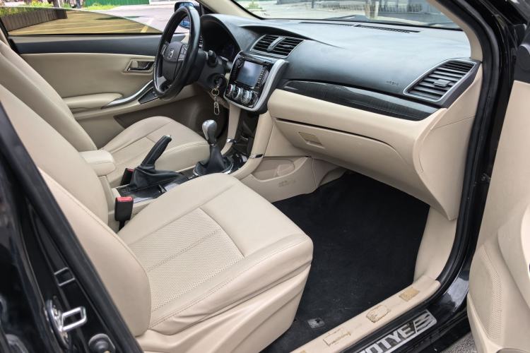 Used Zotye Z300 2016 1.5L Manual Luxury Model
