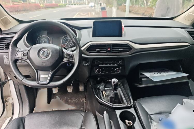 Used Dongfeng Fengon S560 2019 1.8L Manual Urban Model Center Console