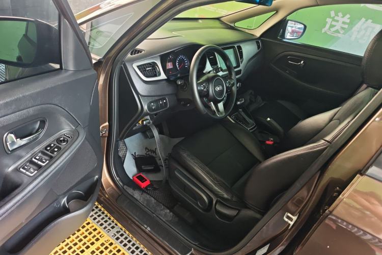 Used Kia Carens 2013 2.0L 7-Seater Automatic Standard Version China IV Standard Driver Seat