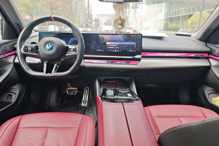 Used BMW i5 2024 eDrive 35L Luxury Model with M Sport Package
