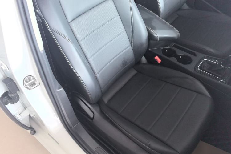 Used Volkswagen Lavida 2021 1.5L Automatic Comfort Edition Interior 5