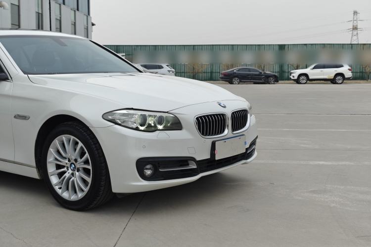 Used BMW 5 Series 2014 525Li Leading Model
