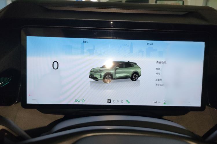 Used Lynk & Co 08 EM-P 2025 220 km All-Wheel-Drive Performance Halo Instrument Cluster