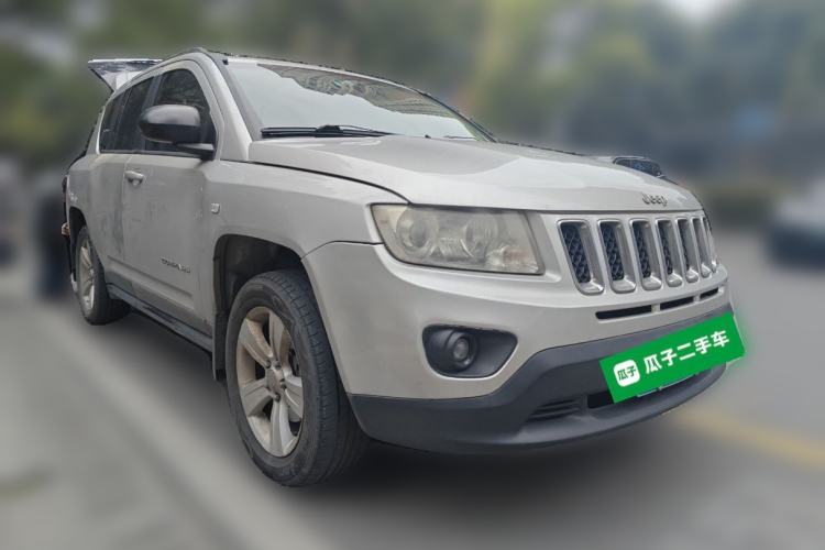 Used Jeep Compass 2011 2.4L four-wheel drive Comfort version