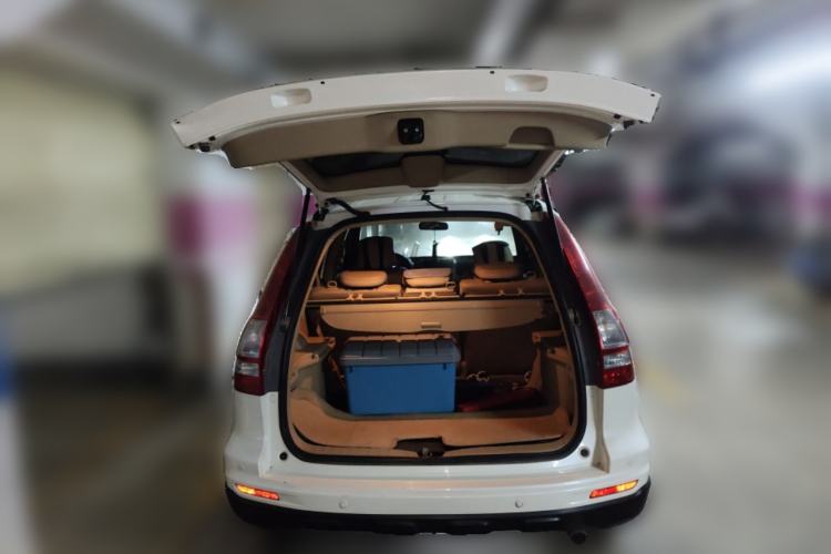 Used Honda CR-V 2010 2.4L automatic four-wheel drive luxury version Trunk