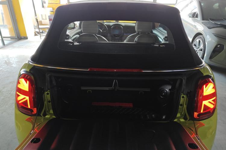 Used MINI MINI 2022 Revised 2.0T COOPER S CABRIO Sidewalk
