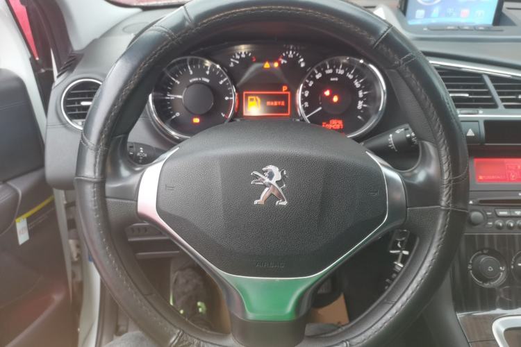 Used Peugeot 3008 2015 1.6THP Automatic Classic Edition Steering Wheel