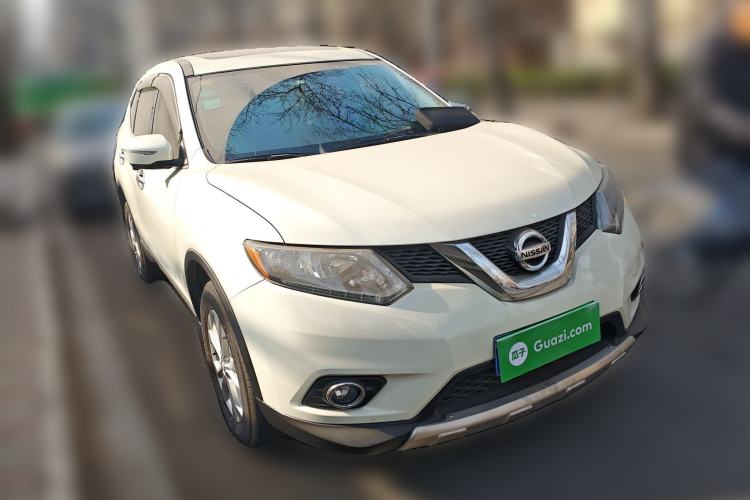 Used Nissan X-Trail 2015 2.0L CVT Comfort MAX Edition 2WD Front Right 45 Deg