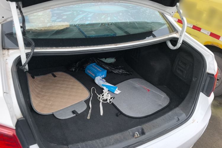 Used Haima Fumei 2016 1.6L Manual Prestige Model Upgrade Trunk