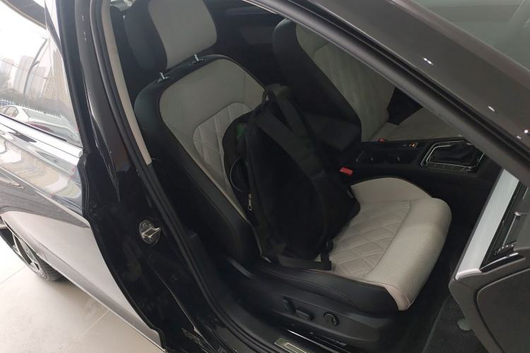 Used Volkswagen Magotan 2023 2 Million Units Commemorative Edition 330TSI DSG Luxury Version