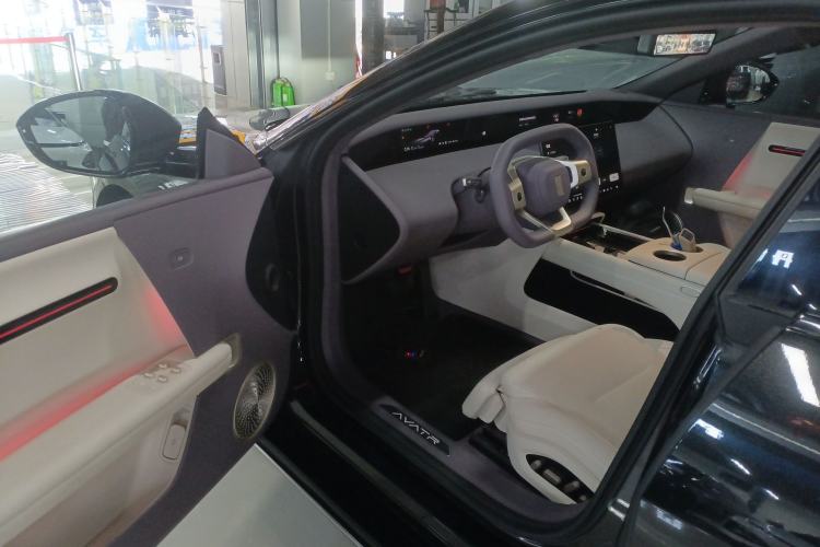 Used Avatr 06 2025 Pro Range-Extended Edition