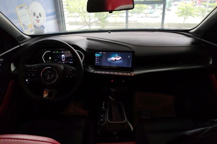 Used MG 5 2022 180 DVVT CVT Youth Luxury Edition
