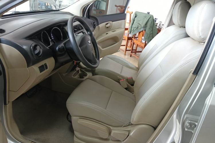 Used Nissan Livina 2015 1.6XE CVT Comfort Edition Left Front Seat