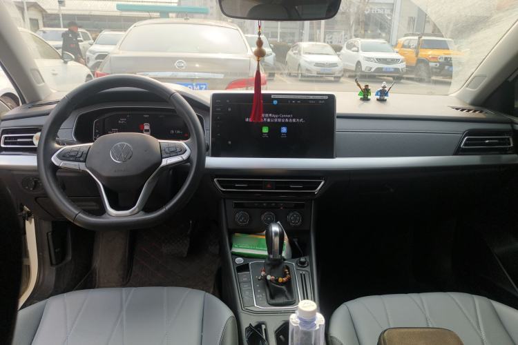 Used Volkswagen Lavida 2023 Revised Version 1.5L Automatic Starry Sky Edition – 5 Million Units Center Console