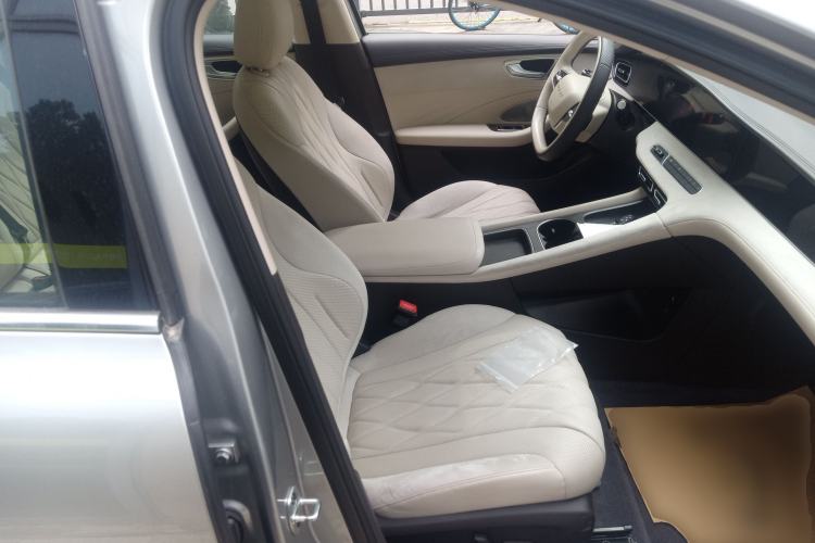 Used Roewe D7 2023 DMH 125km Flagship Edition Right Front Seat
